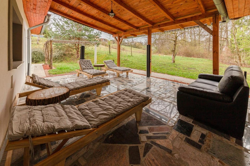 Patio, Day, Garden, View (from property/room), Balcony/Terrace, sunbed