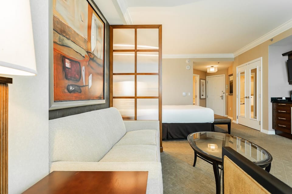 Bed, Living room, Photo of the whole room, Seating area
