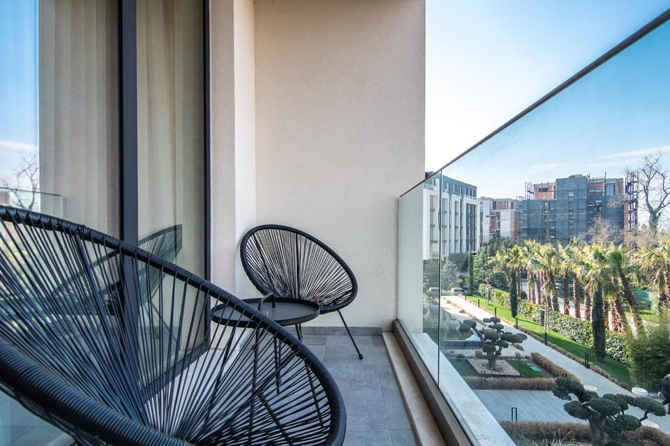 View (from property/room), Balcony/Terrace
