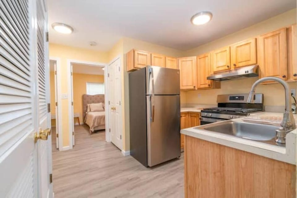 Kitchen or kitchenette, pet friendly, stove