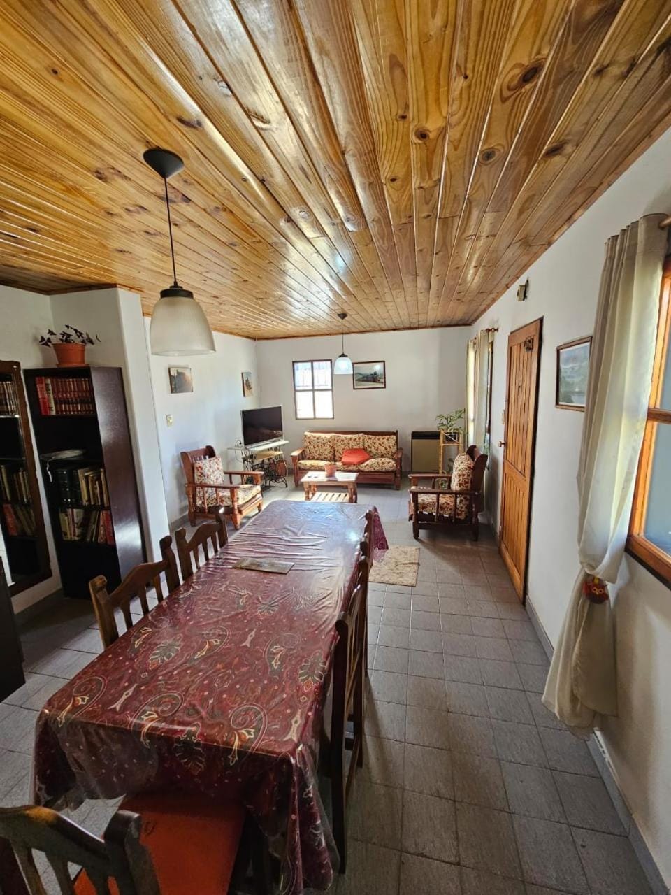 Living room, Photo of the whole room, Seating area, Dining area