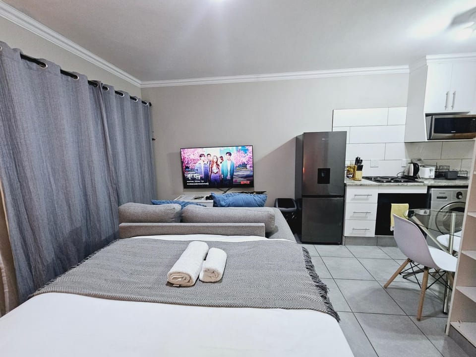 Quantum Heights - Studio Apartment - 2 nights minimum booking Apartment in Gauteng