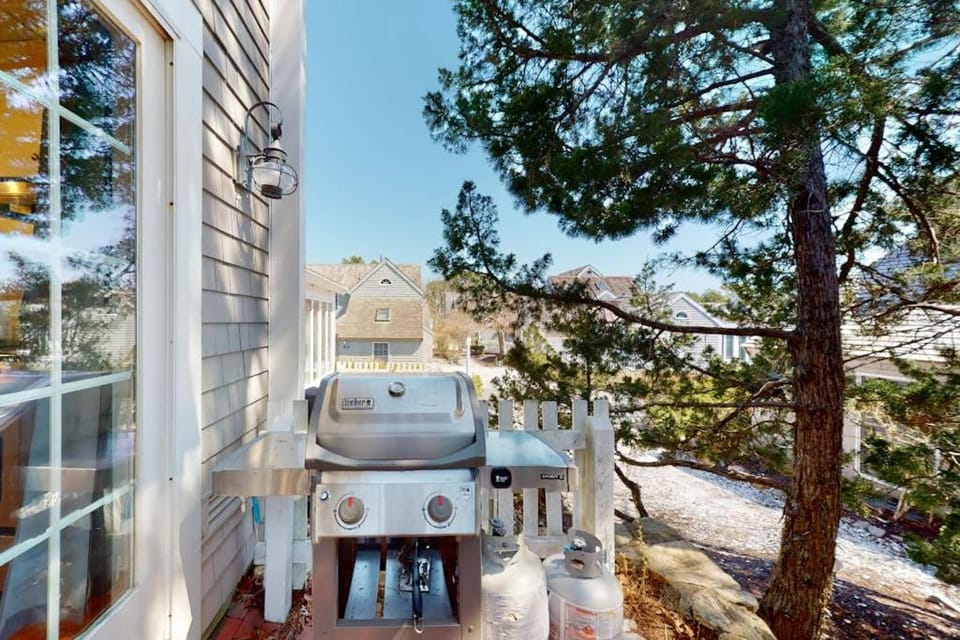 Maushop Village Beach Getaway House in New Seabury