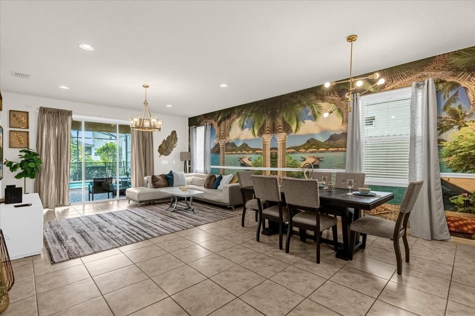 DISNEY VILLA Game rm, free heated Pool, Spa, Lazy rvr, BBQ, themed bedrooms Villa in Four Corners