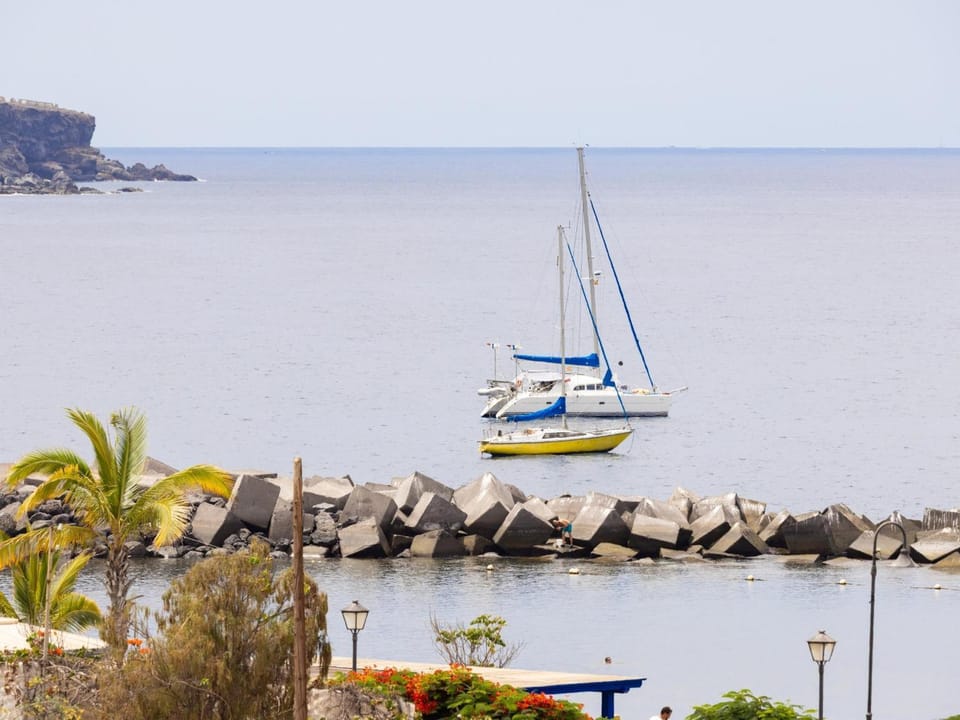 Moderno apartamento junto al mar con balcón, aparcamiento y Wi-Fi - ES-279-11 Apartment in Icod de los Vinos