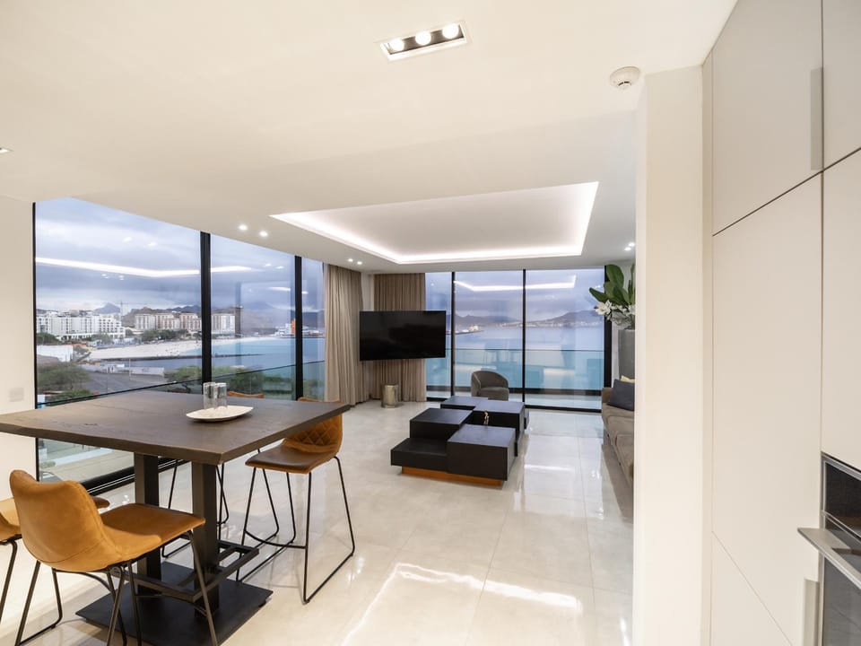 Living room, Seating area, Dining area, Mountain view, Sea view, Sea view, Quiet street view, internet