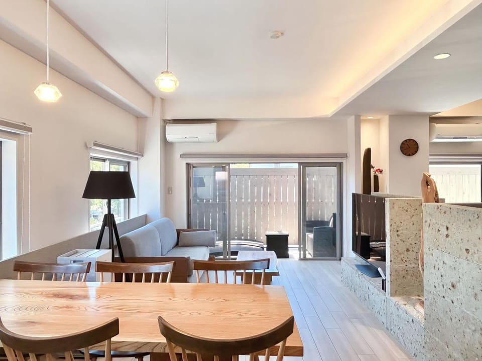 Living room, Dining area