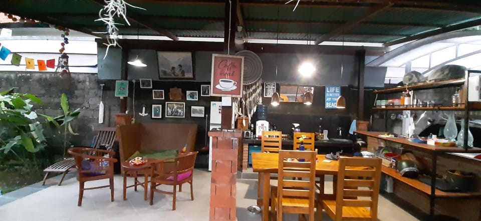 Restaurant/places to eat, Seating area
