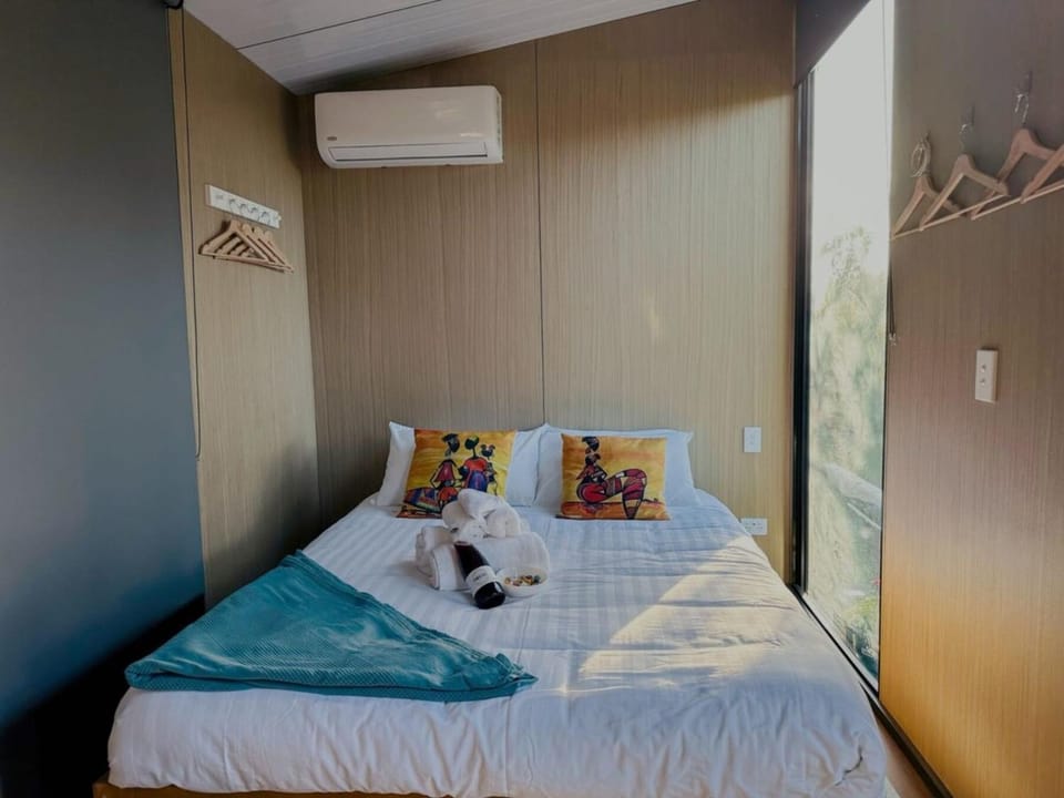The Outlook by Tiny Away House in Canterbury