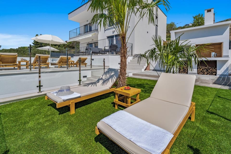 View (from property/room), Balcony/Terrace, Swimming pool