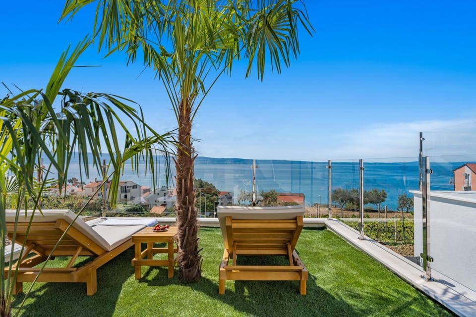 View (from property/room), Garden view, Sea view