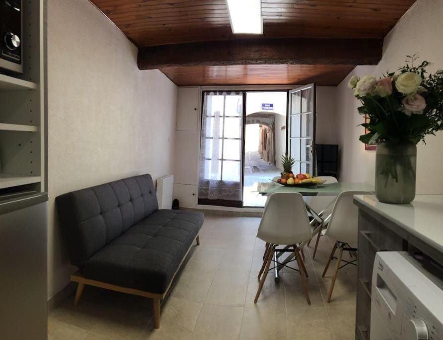 Kitchen or kitchenette, Living room, Dining area
