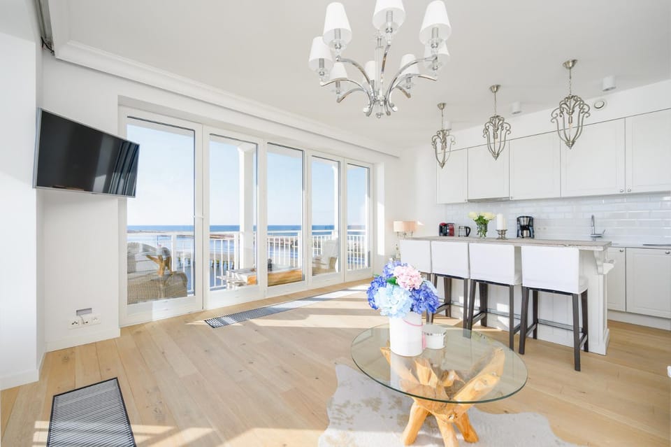 TV and multimedia, Kitchen or kitchenette, Dining area, Sea view, pet friendly, stove