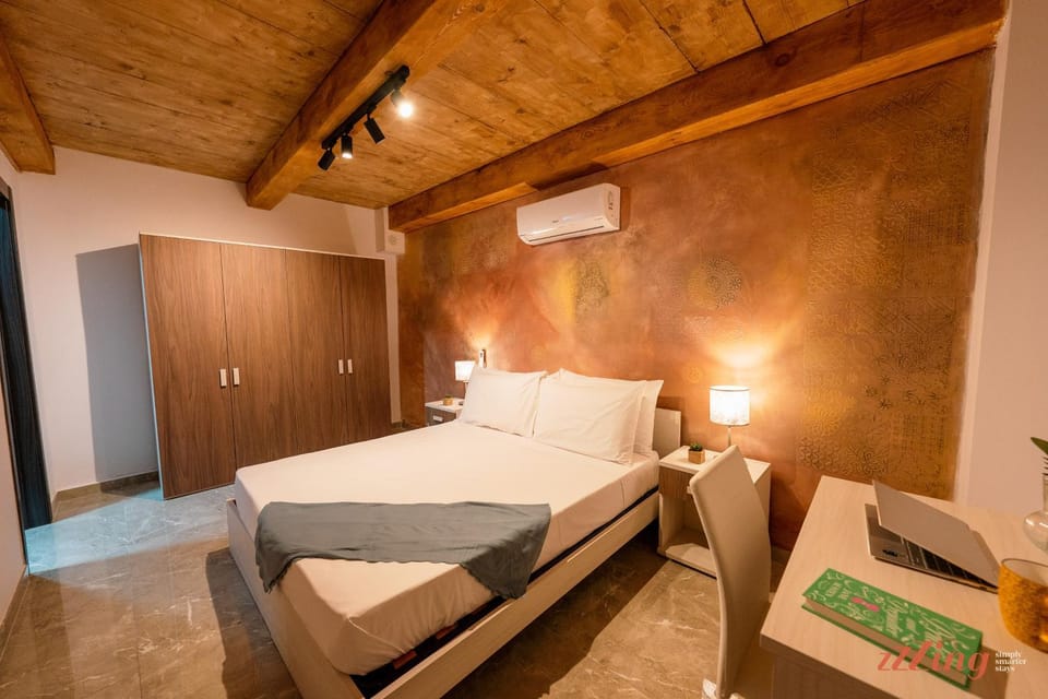 Bed, Photo of the whole room, Bedroom, wardrobe, air conditioner