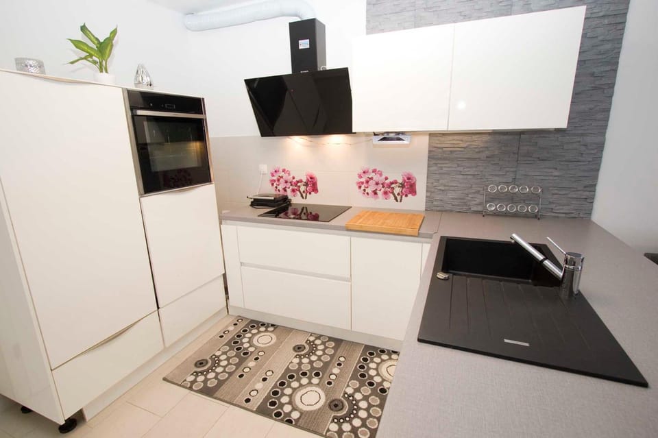 Kitchen or kitchenette, dishwasher, pet friendly