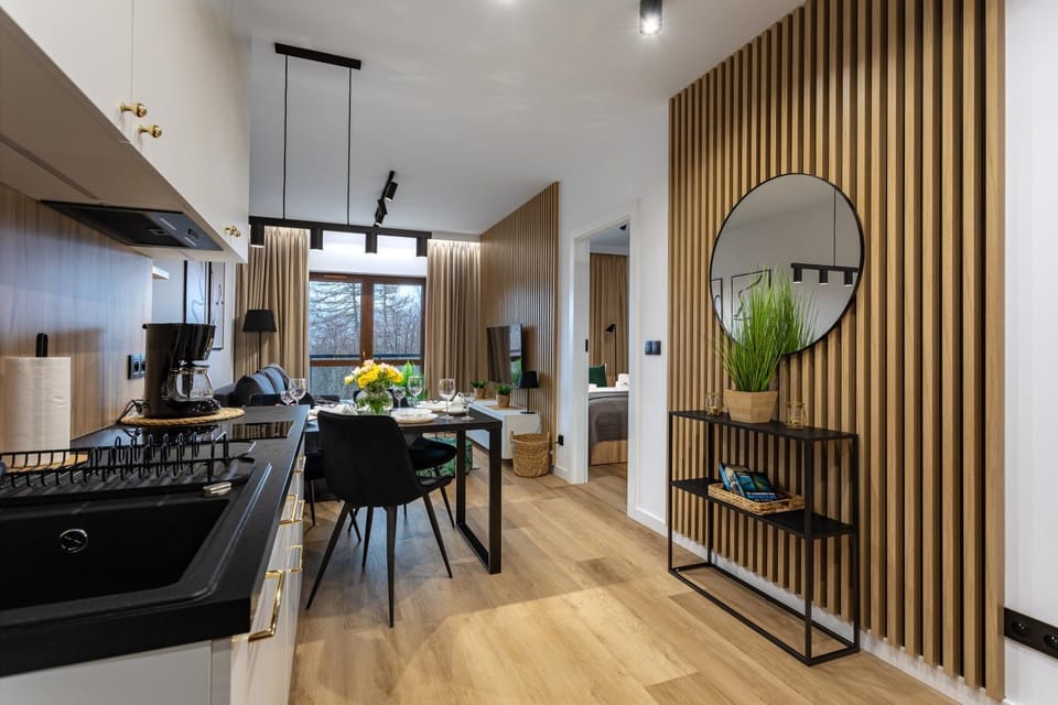 Kitchen or kitchenette, Seating area