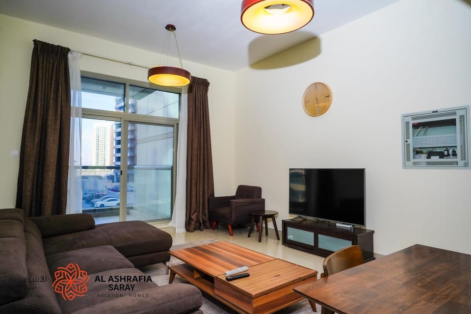Communal lounge/ TV room, TV and multimedia, Living room, Seating area, Evening entertainment
