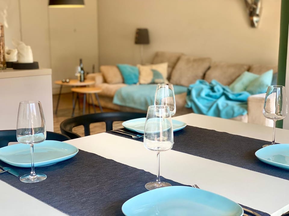 Living room, Dining area