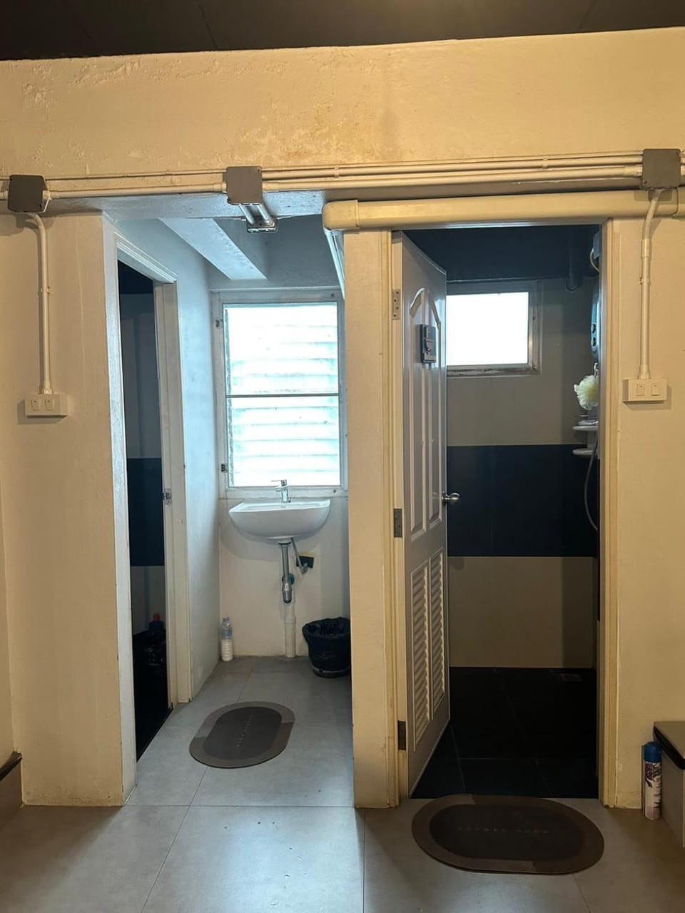 Toilet, Property building, Bathroom