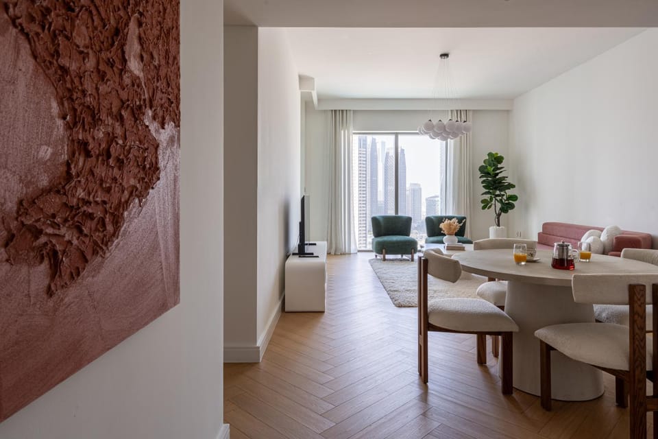 Living room, Food and drinks, Seating area, Dining area, Food