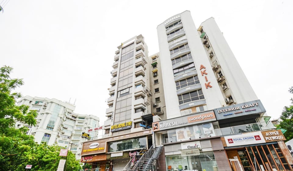 Property building, Location