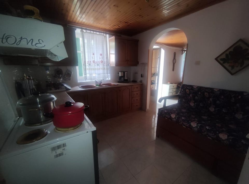 Kitchen or kitchenette, Seating area, pet friendly