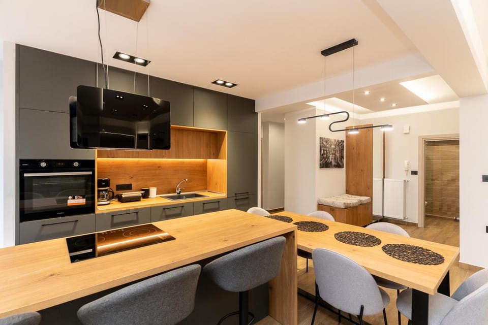 Kitchen or kitchenette, Dining area, pet friendly, stove, toaster