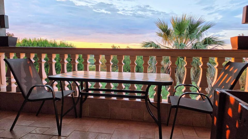 Day, Balcony/Terrace