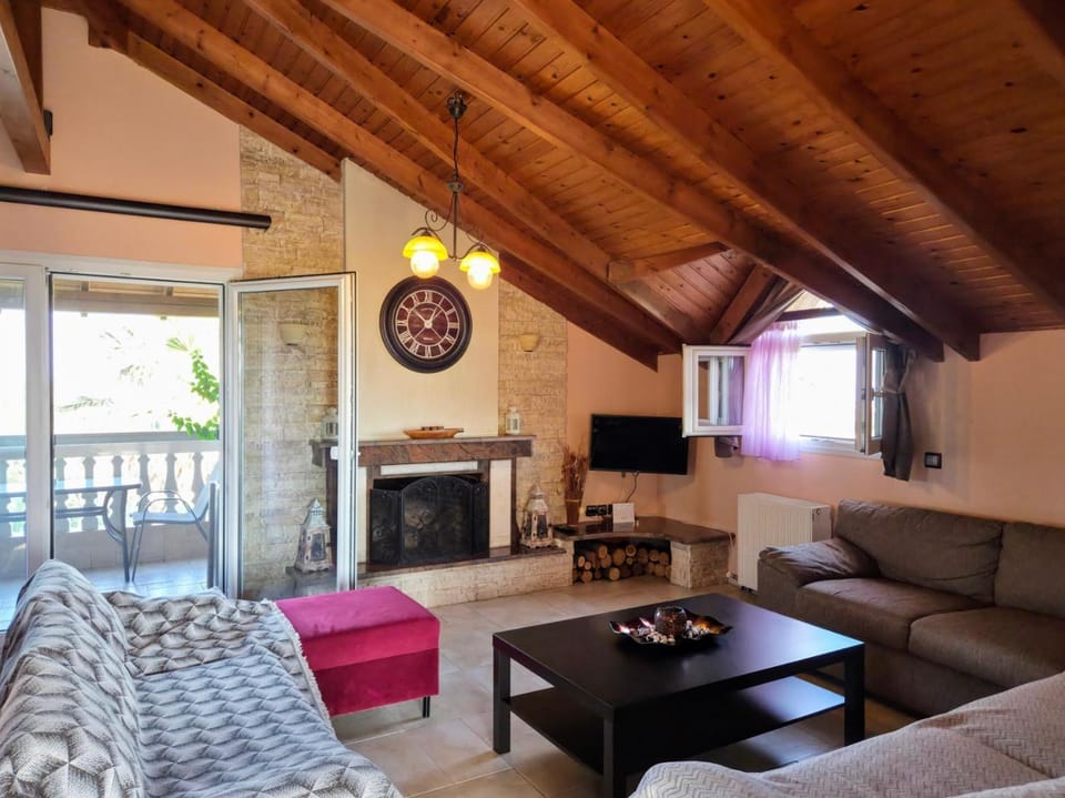 Attic Paradise Villa in Halkidiki