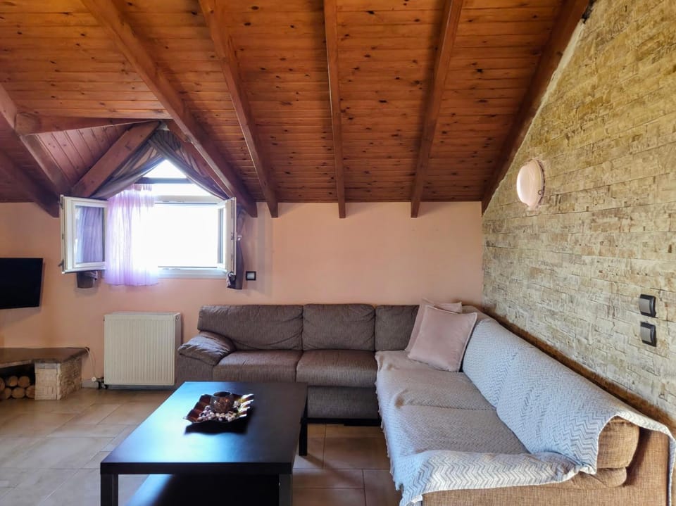 Attic Paradise Villa in Halkidiki