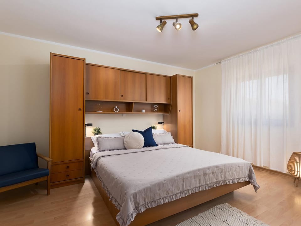 Bed, Bedroom, wardrobe