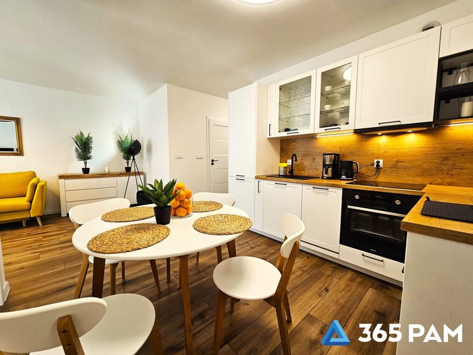 Kitchen or kitchenette, Living room, Seating area, Dining area, dishwasher, oven, stove
