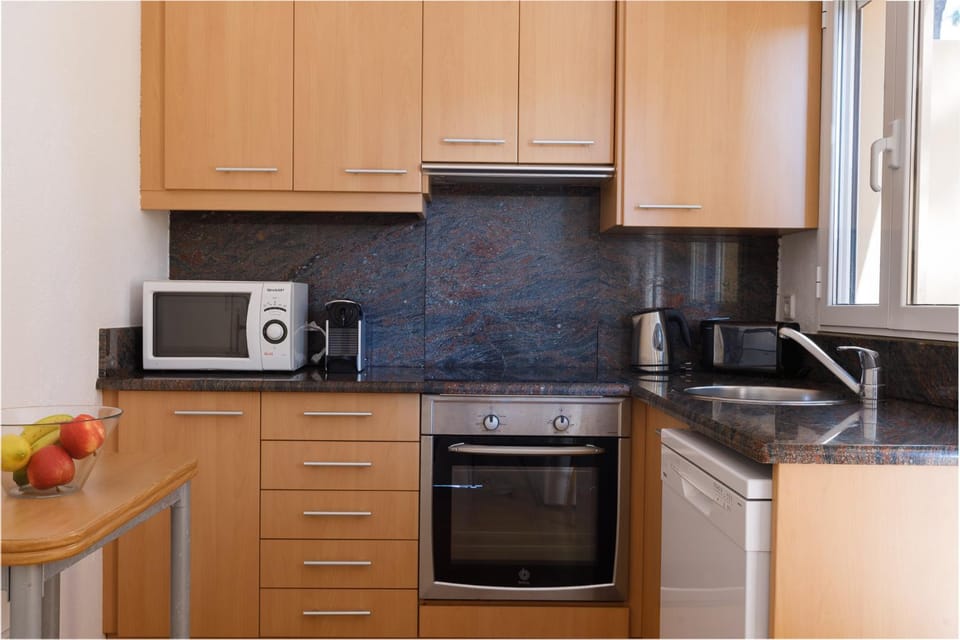 Coffee/tea facilities, Kitchen or kitchenette, dishwasher, minibar, pet friendly, toaster