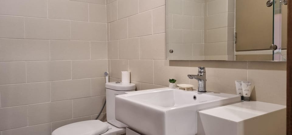 Apt Pejaten Park 1BR Latte w/ Netflix Apartment in South Jakarta City