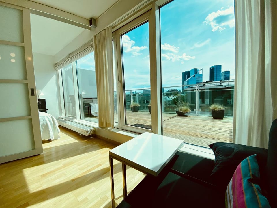 View (from property/room), Balcony/Terrace, Living room, Seating area