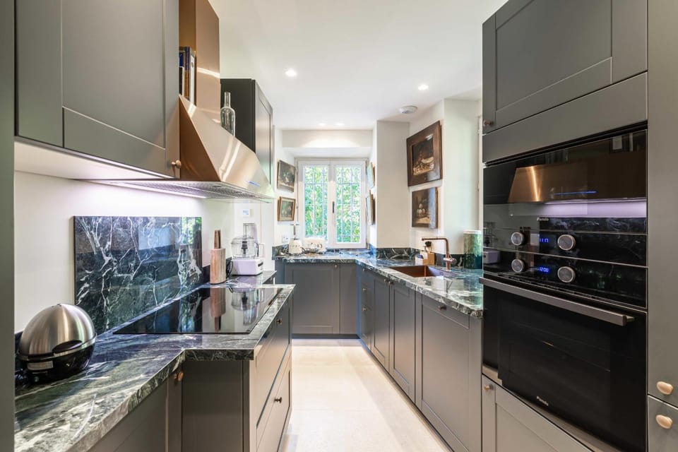Kitchen or kitchenette, pet friendly, stove
