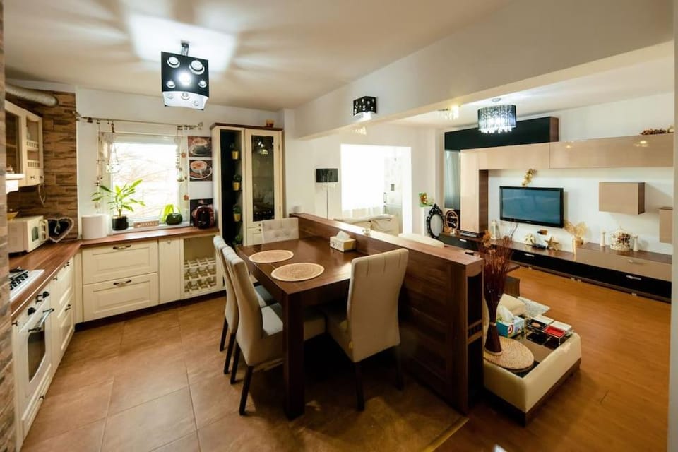Apartament Lux Crialy - 75 m2 - free parking Apartment in Timisoara