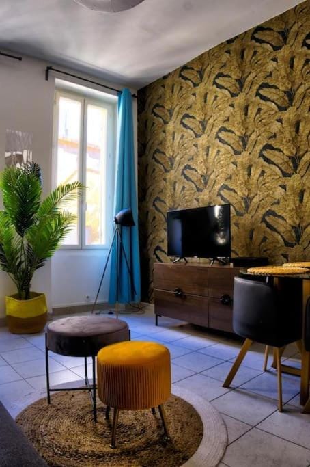 Noaille-Vieux Port-700m Station St Charles Apartment in Marseille