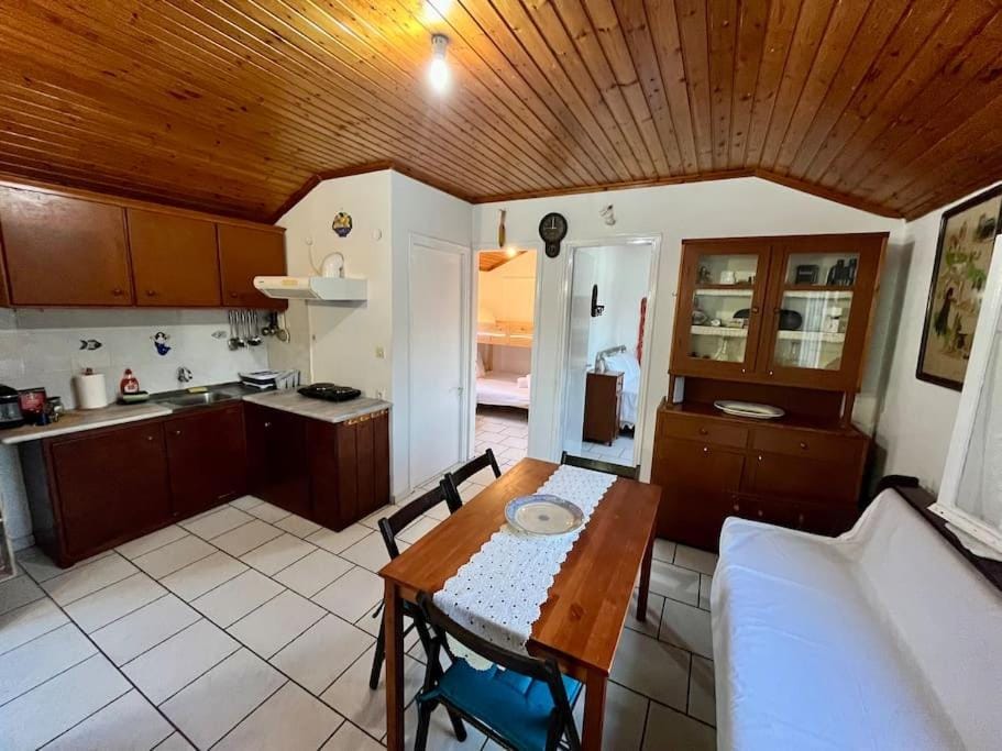 Kikis Cottage Apartment in Peloponnese, Western Greece and the Ionian
