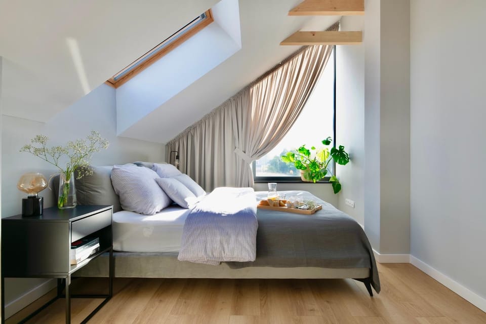 Bed, View (from property/room), Photo of the whole room, Seating area, Bedroom, Garden view, Lake view, hair dresser