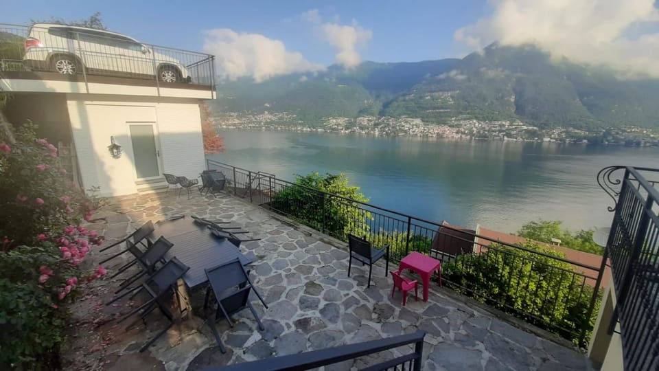 Top Lake View Bed and Breakfast in Lombardy