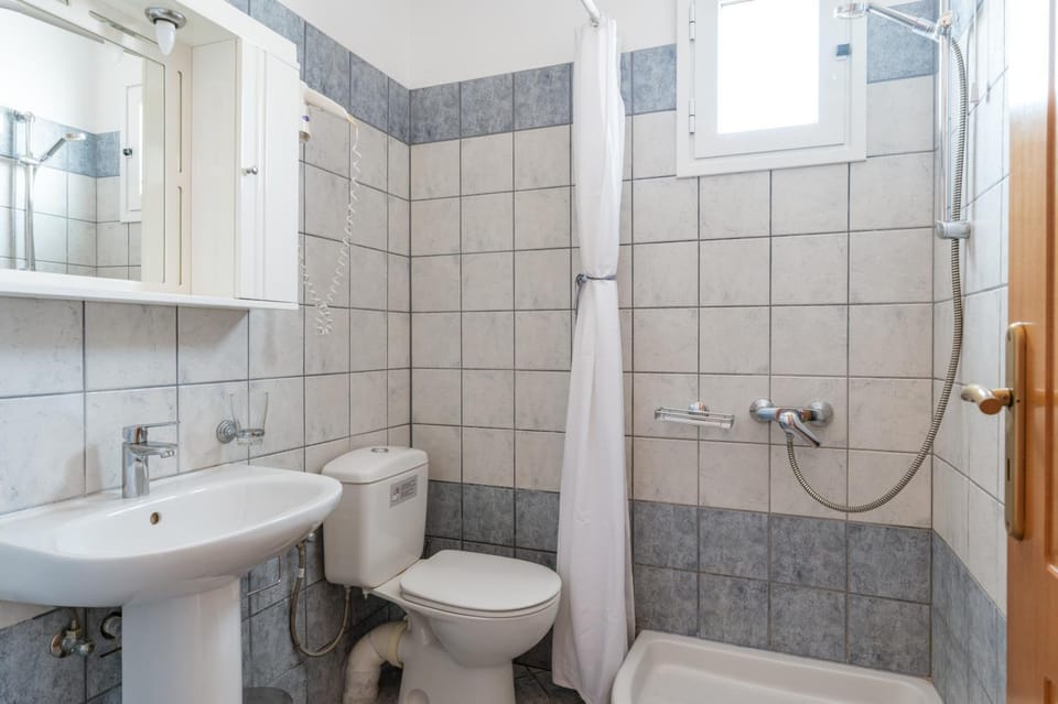 Bathroom, Living room