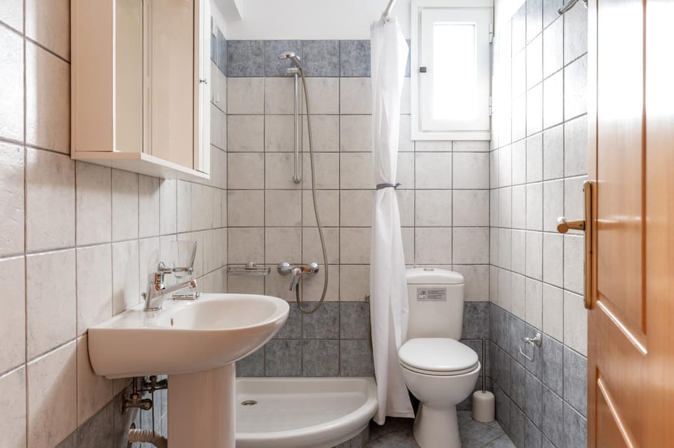 Bathroom, Living room