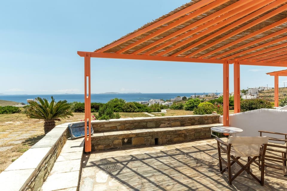 Property building, Balcony/Terrace, Living room
