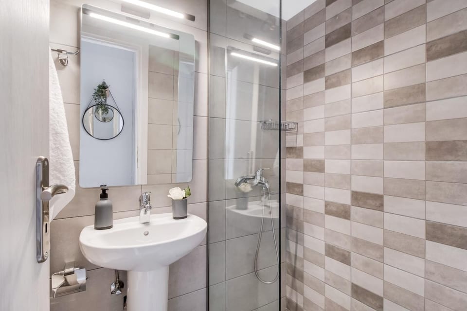 Bathroom, Living room