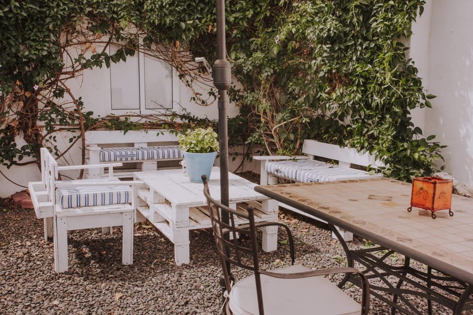 Patio, Spring, Day, Garden, Seating area, Dining area, Garden view