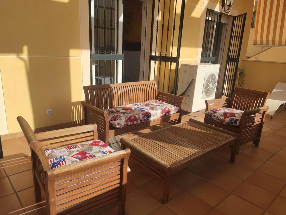 CENTRO, PISCINA, PARKING, TOWN CENTER, POOL Apartment in Rincón de la Victoria