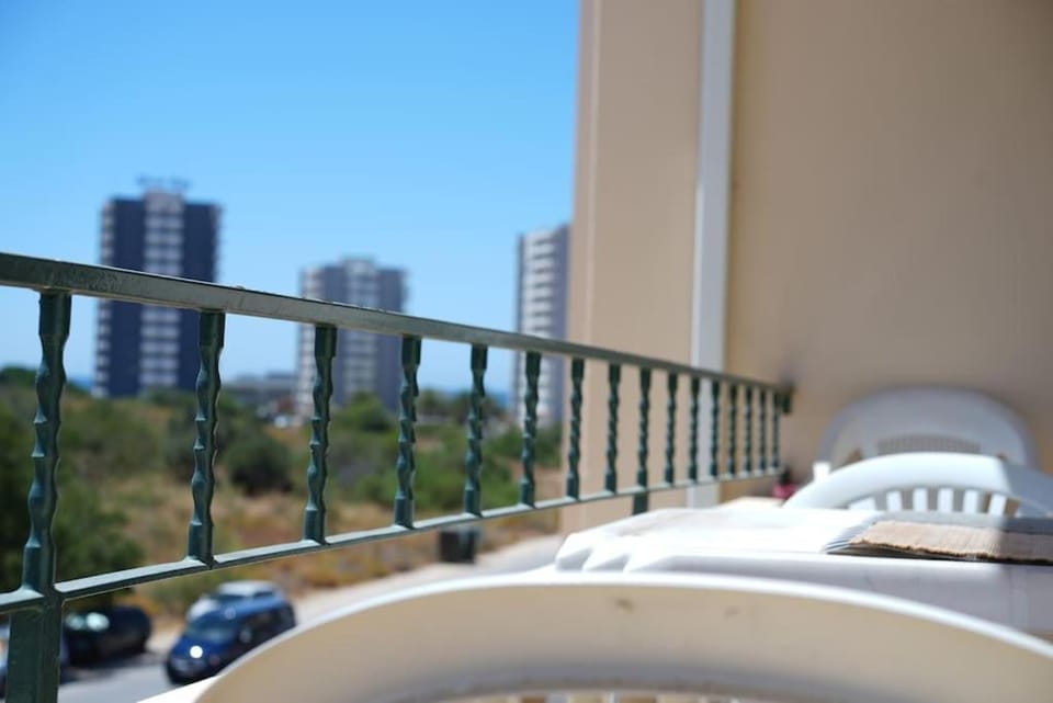 Spacious Portuguese flat with pool next to beach Apartment in Alvor