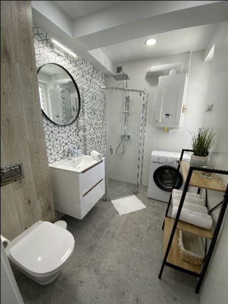 Shower, Toilet, Bathroom, towels