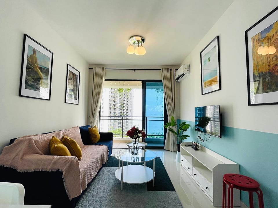 Communal lounge/ TV room, TV and multimedia, Living room, Seating area, Evening entertainment